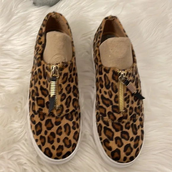 Madden Girl Kudos Zip Up leopard print sneakers 🐆 - Picture 4 of 6
